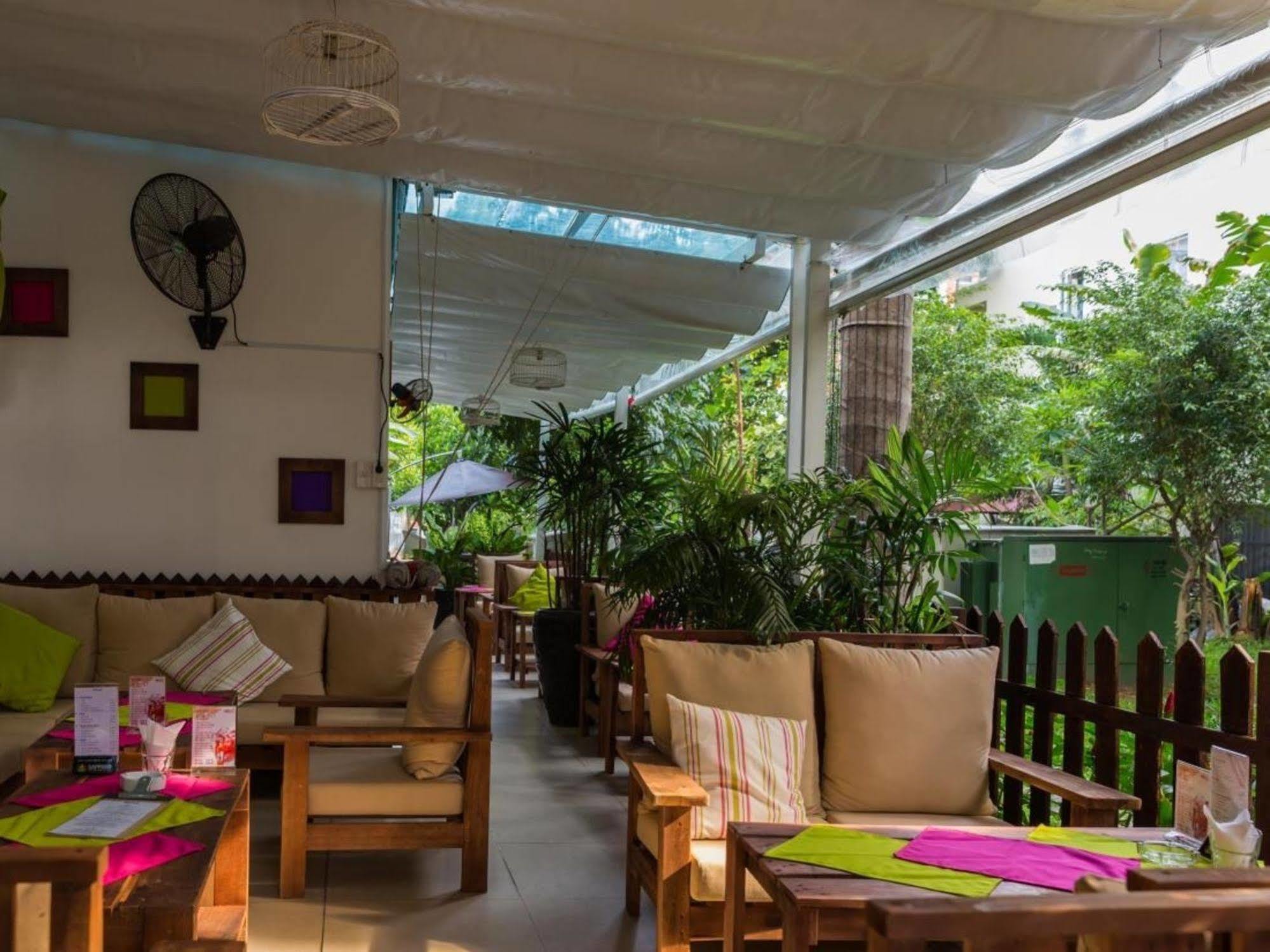 Crown Diamond Hotel - Phu My Hung District 7 Ho Chi Minh City Exterior photo