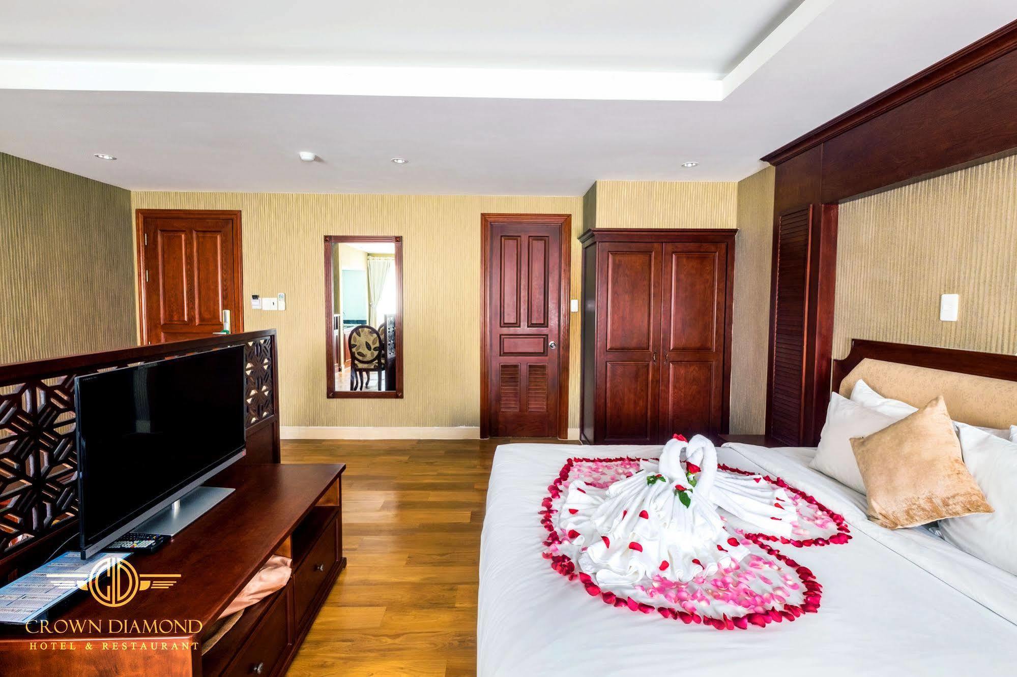 Crown Diamond Hotel - Phu My Hung District 7 Ho Chi Minh City Exterior photo